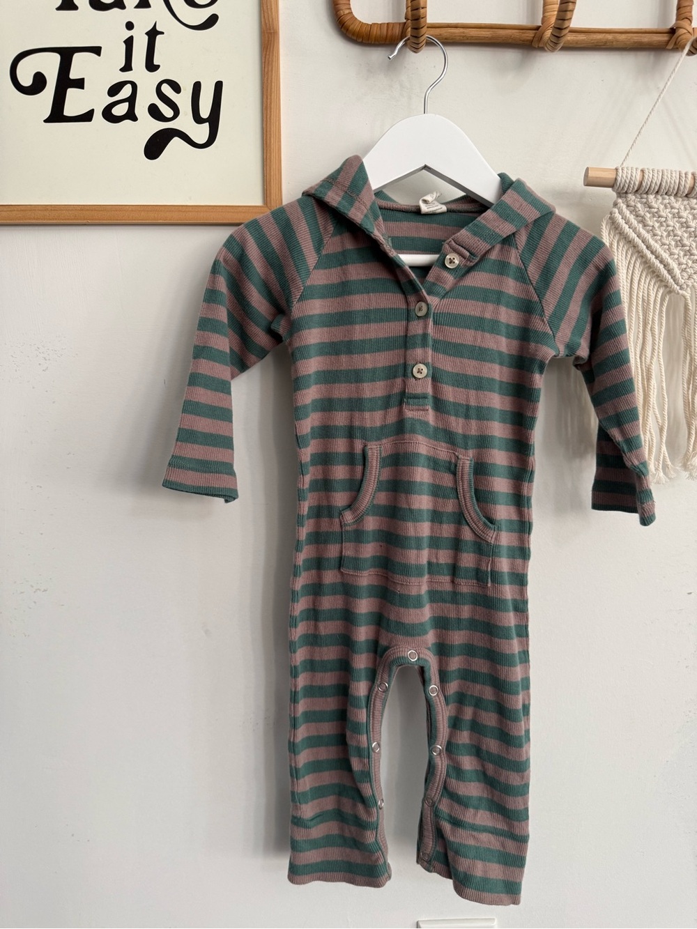 Kate Quinn - 12-18m - ribbed/striped hooded jumpsuit